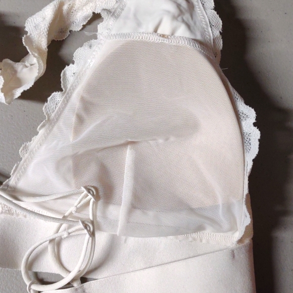 New Victoria's Secret Pink Medium white lace caged back bralette - Picture 6 of 11